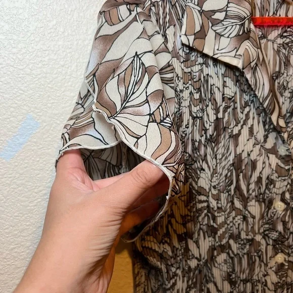 Covington Black and White Fitted Button Down Shirt - Picture 4 of 5